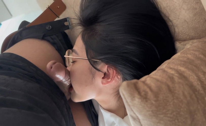 phim sex vn Em sinh viên kính cận mút phê quá vứt cả kính sang bên